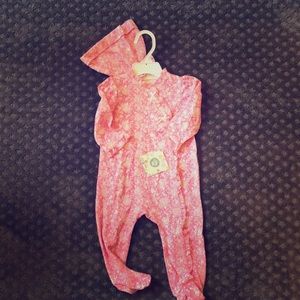 Never worn 9m baby girl onesie!